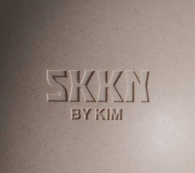 SKKN By Kim la nuova linea di cosmetici made in USA rebranding di Kkw beauty Vendere prodotti cosmetici negli Stati Uniti con un sito e-commerce
