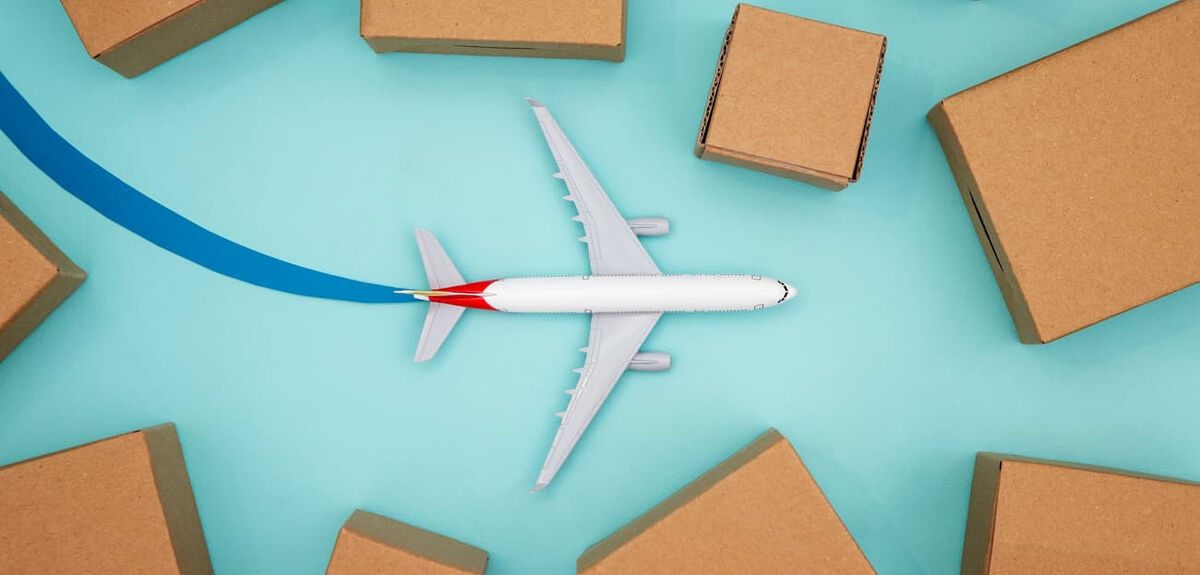 Rappresentazione visiva della rete di trasporto aereo per le consegne di merci