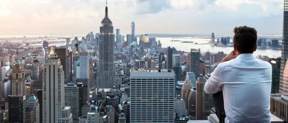 Guida alla scelta della location per ristoranti e bar nei quartieri dinamici di New York come l'East e il West Village.
