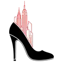 Icona: scarpa con tacco alto e lo skyline di New York