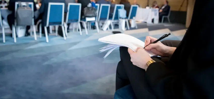 Argomenti trattati in un seminario sull'export verso gli Stati Uniti: analisi di mercato, aspetti normativi, apertura società, distribuzione e strategie commerciali.