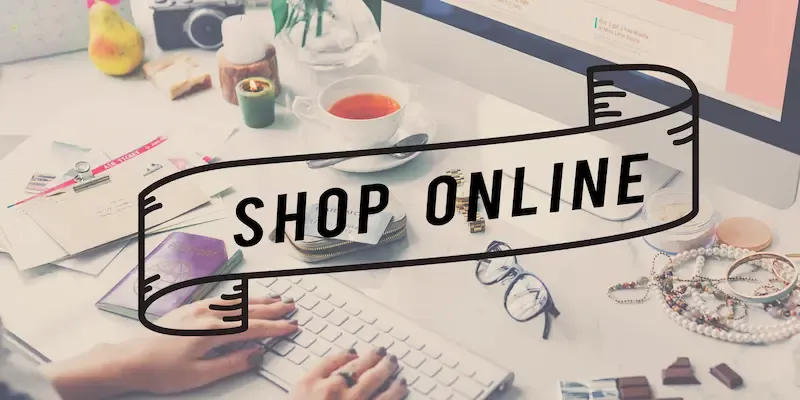 Dati sulle vendite online negli USA: aumento del settore abbigliamento, elettronica e record di vendite durante il Black Friday.