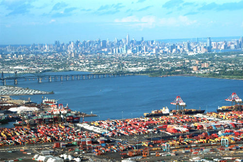 Terminal container a New York Spedizione merci via mare a New York